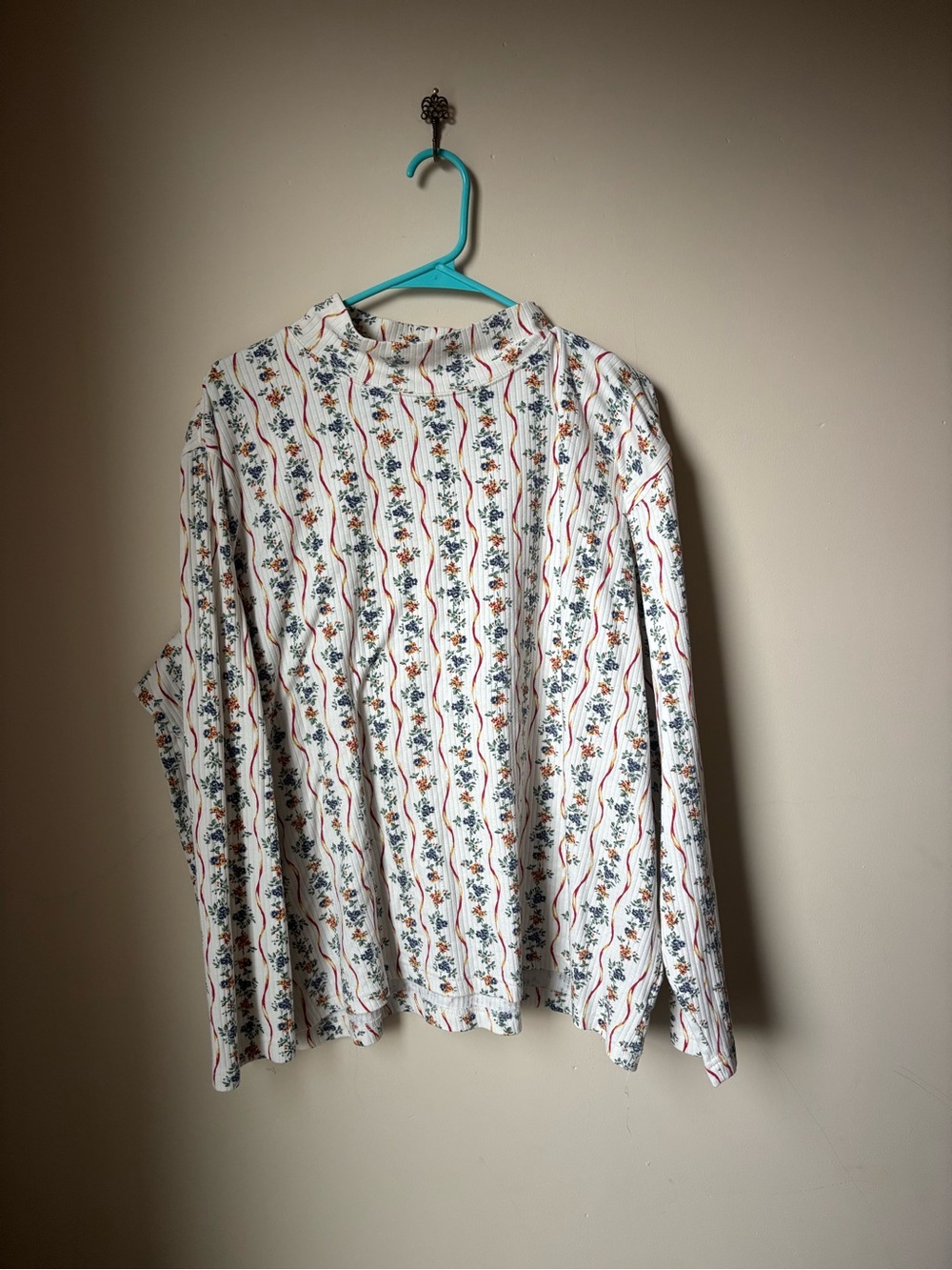 Cabin Creek floral turtleneck